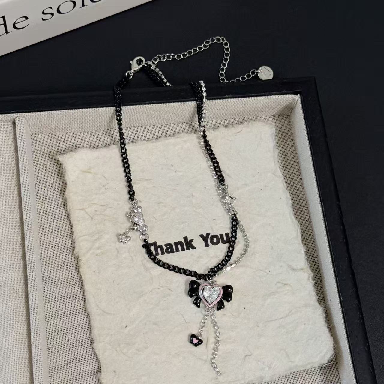Sweet and cool, spicy girl punk oil drip bow, zircon heart tassel necklace, a niche, light luxury hip-hop collarbone chain trend for women Application Scenario