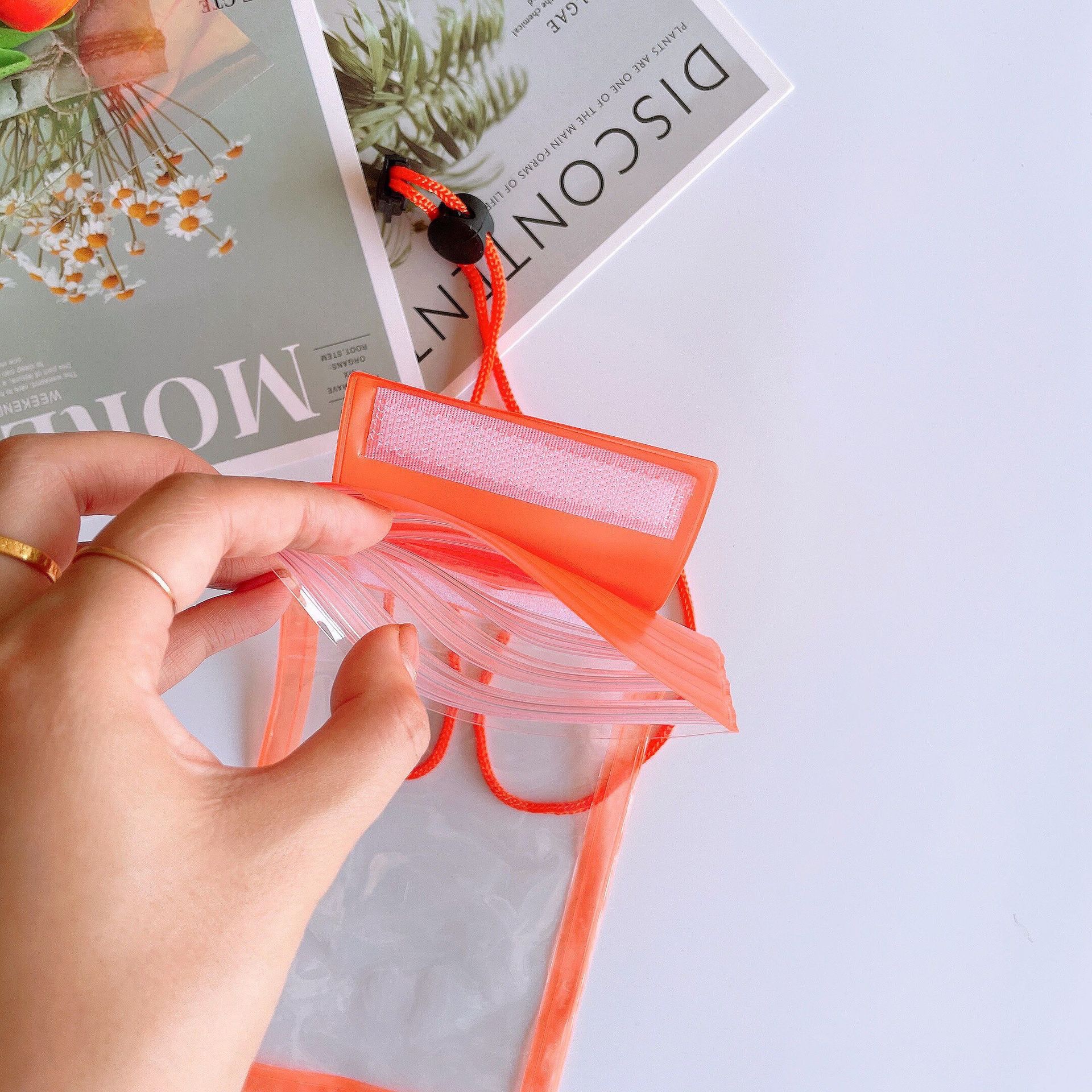 Waterproof bag for mobile phones Item Picture