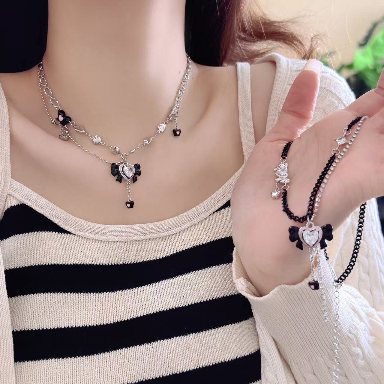 Sweet and cool, spicy girl punk oil drip bow, zircon heart tassel necklace, a niche, light luxury hip-hop collarbone chain trend for women details Picture