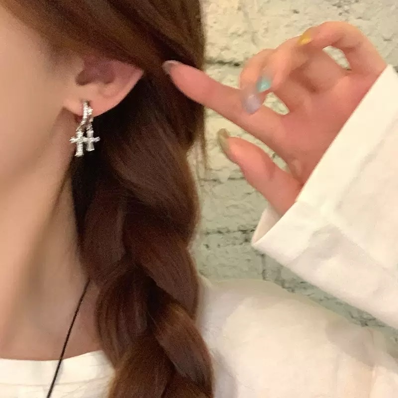 Super Flash Zircon double cross ear ring earrings, women's light luxury and high-end style, unique design of ear studs and ear buckles Item Picture