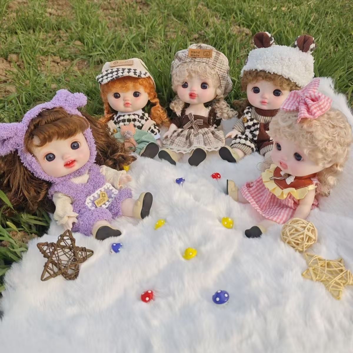 A 22-centimeter cute and adorable doll dress-up toy Specification image