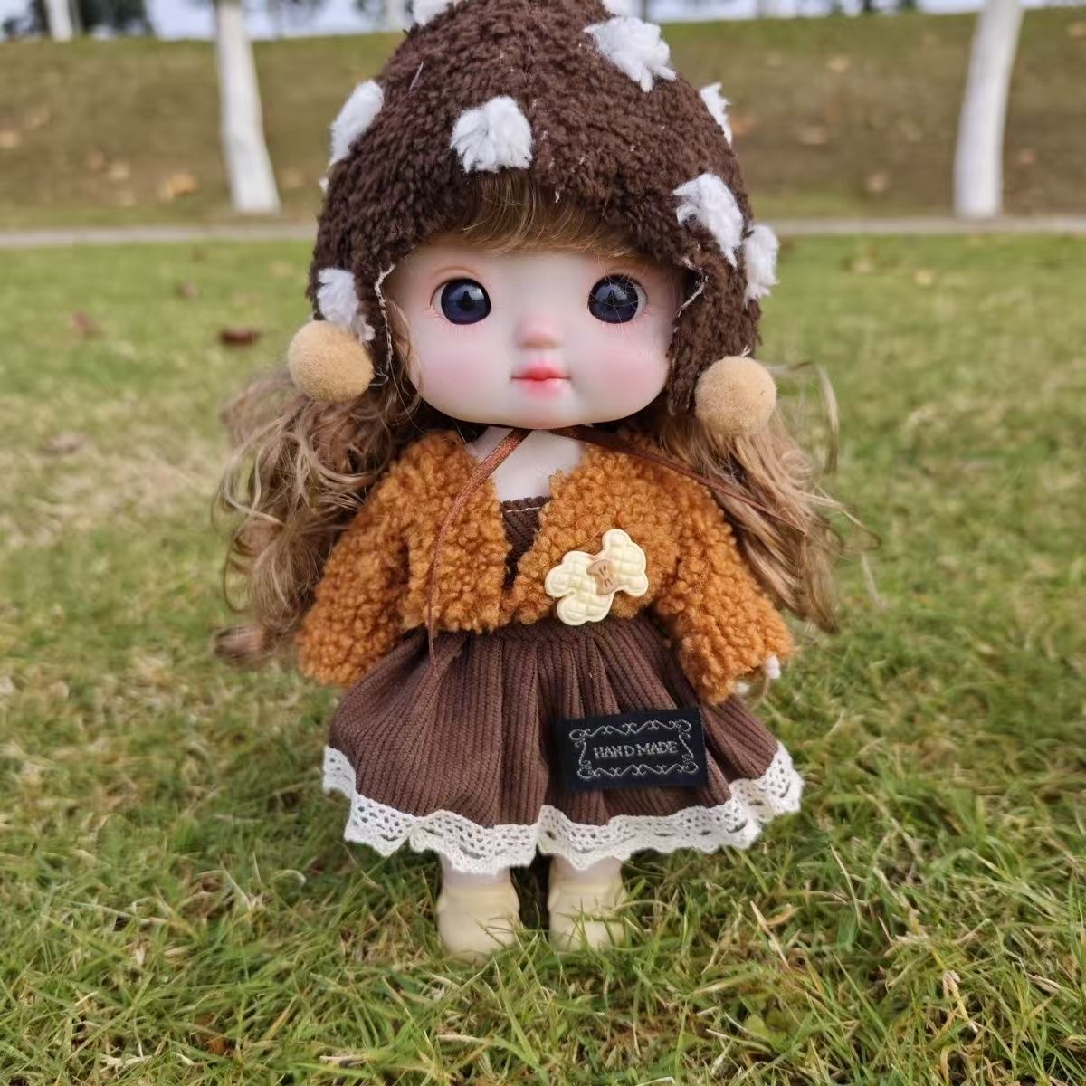 A 22-centimeter cute and adorable doll dress-up toy details Picture