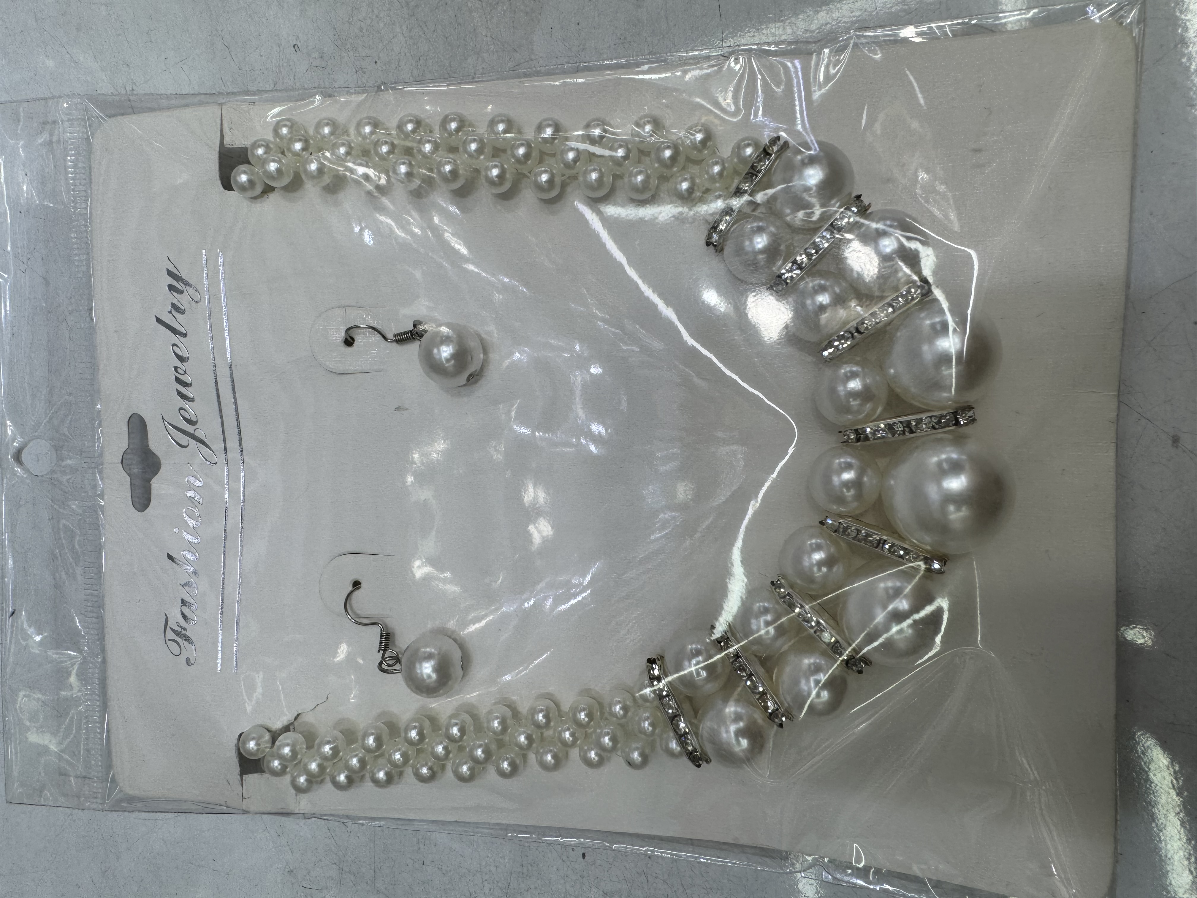 2026 新款珠光亚克力流行饰品，款式三件套，欧美时尚潮流个性锁骨链，欢迎新老客户光临惠顾产品图