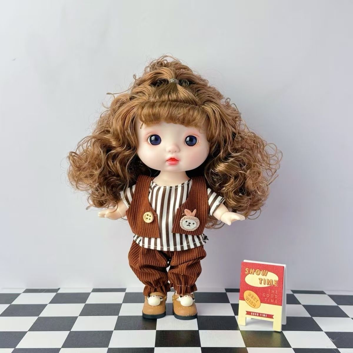 A 22-centimeter cute and adorable doll dress-up toy Application Scenario