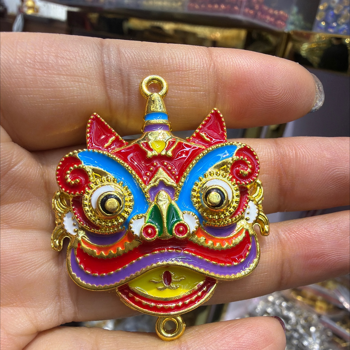 Lion dance alloy pendant, enamel color craftsmanship, can be used to make sweater chains, cart hangers and mobile phone hangers