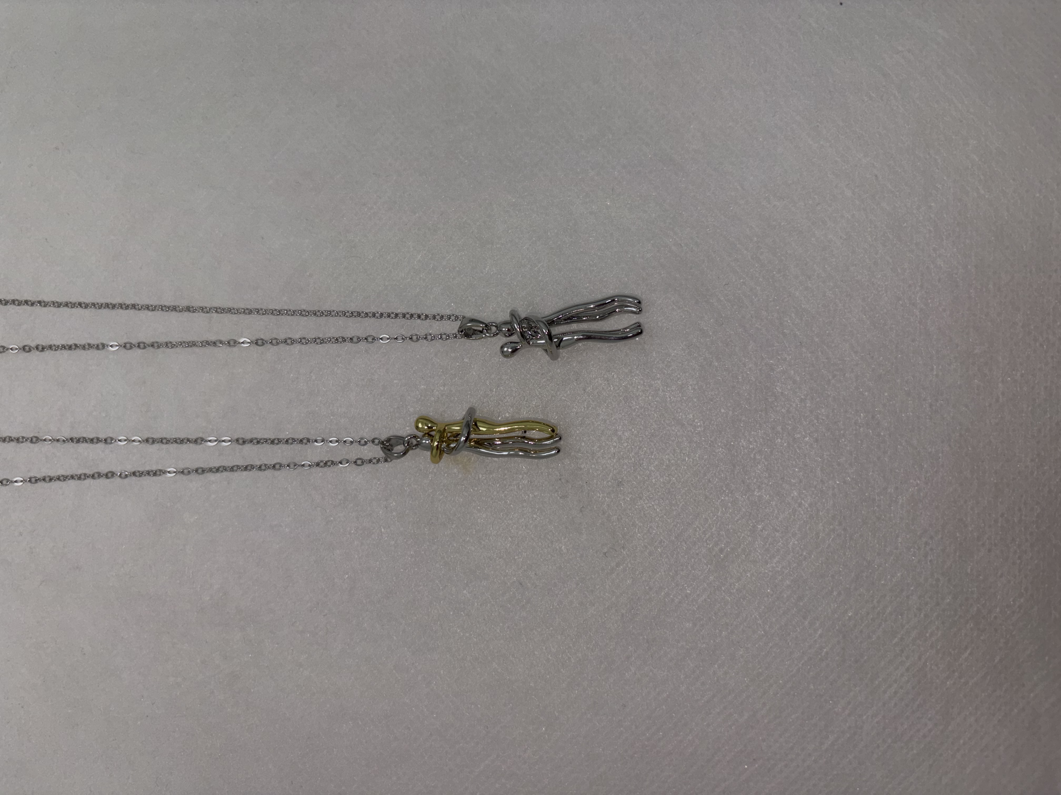 新款日韩时尚轻奢拥抱情侣项链小众百搭高级感女友礼物