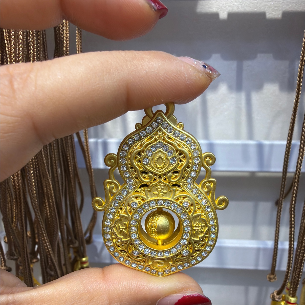 Handmade DIY alloy jewelry accessory set, traditional craftsmanship creativity, sand gold pendant