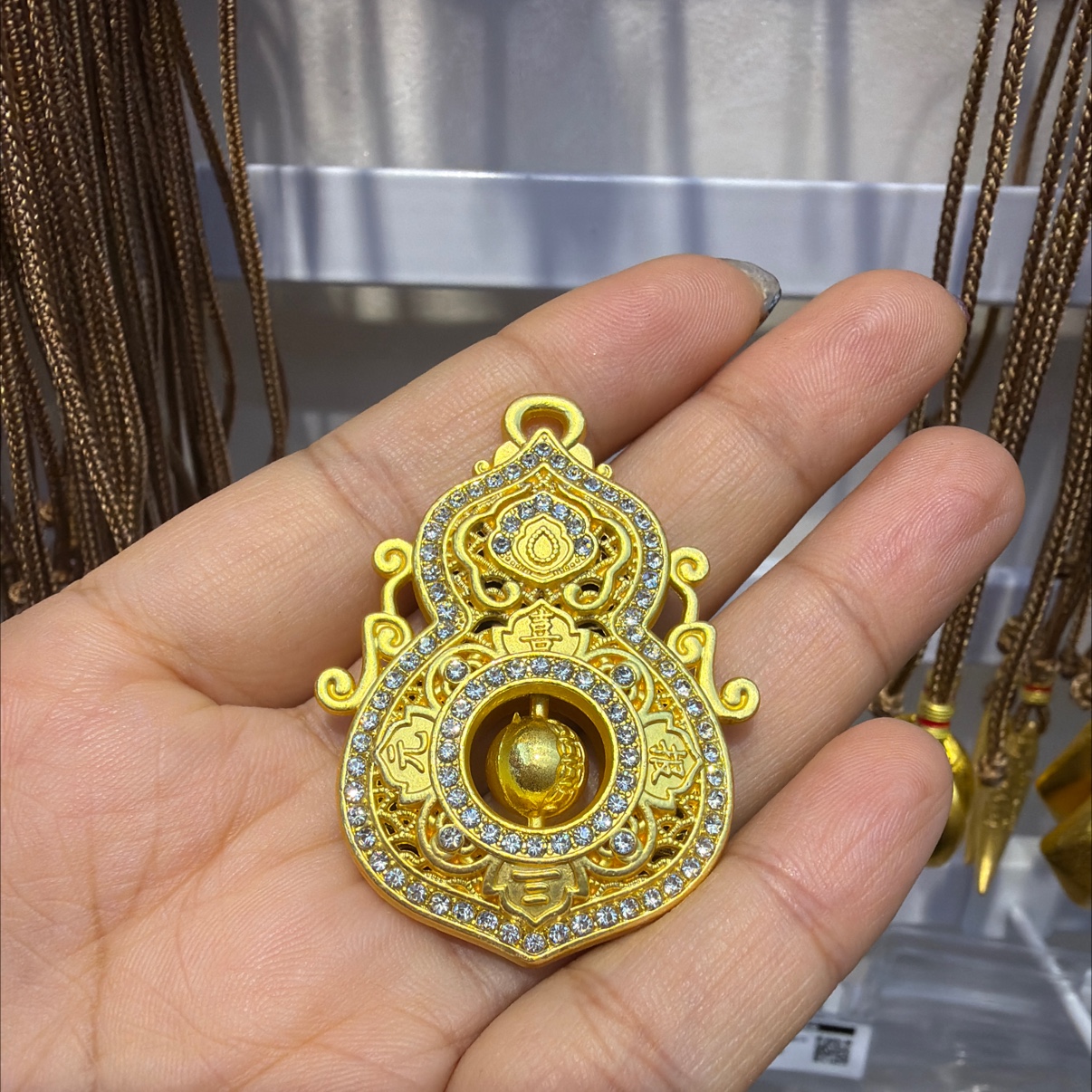 Handmade DIY alloy jewelry accessory set, traditional craftsmanship creativity, sand gold pendant Specification image