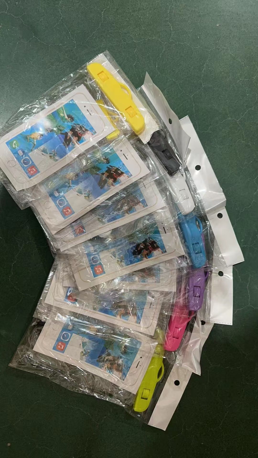 High-transparency mobile phone waterproof bag, PVC transparent waterproof bag, water-splashing festival waterproof bag details Picture