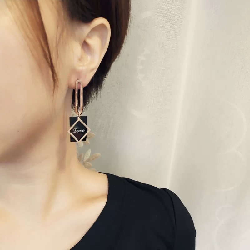 Exaggerated and slimming titanium steel earrings for European and American trendsetters, exuding a high-end feminine charm and a unique Korean style that is both elegant and versatile detail image 3