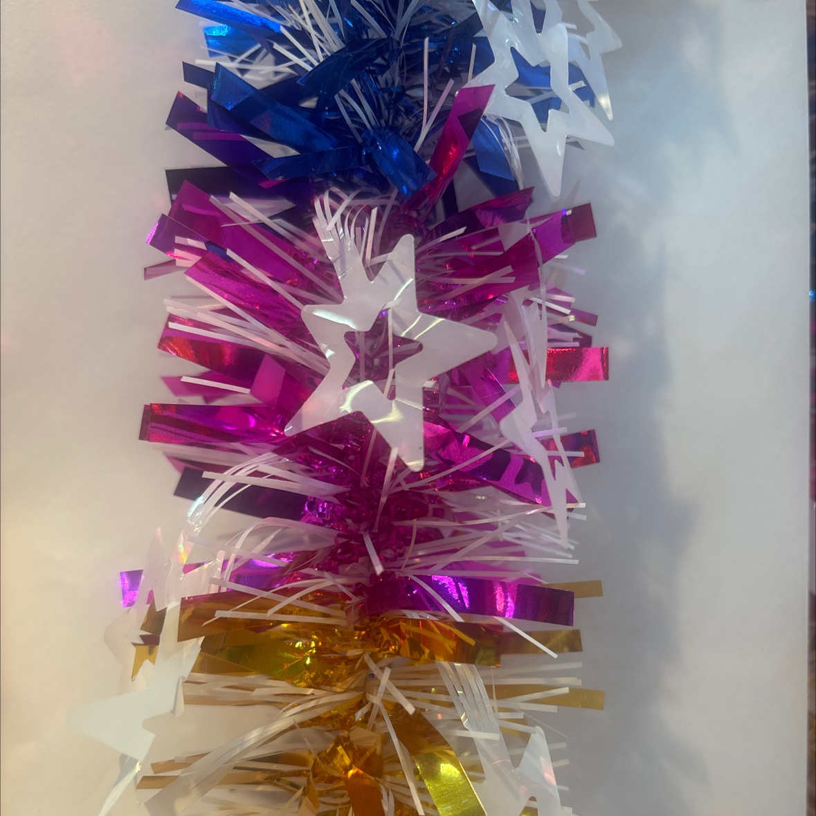 Decorate Christmas items with an electric Santa Claus bow wreath