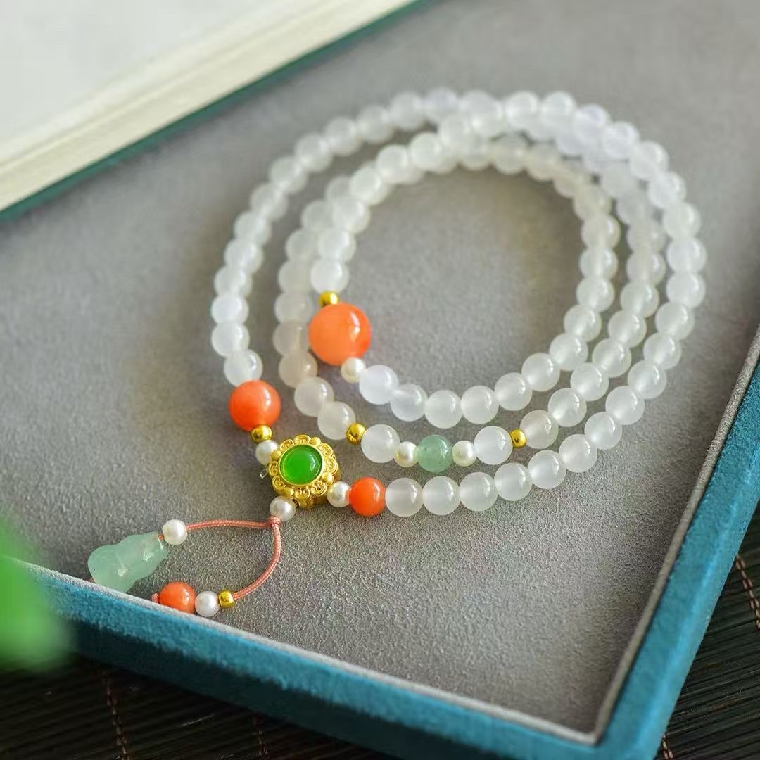 Xinjiang Golden Thread Jade three-loop bracelet for women's necklace, irregular and versatile for women Application Scenario