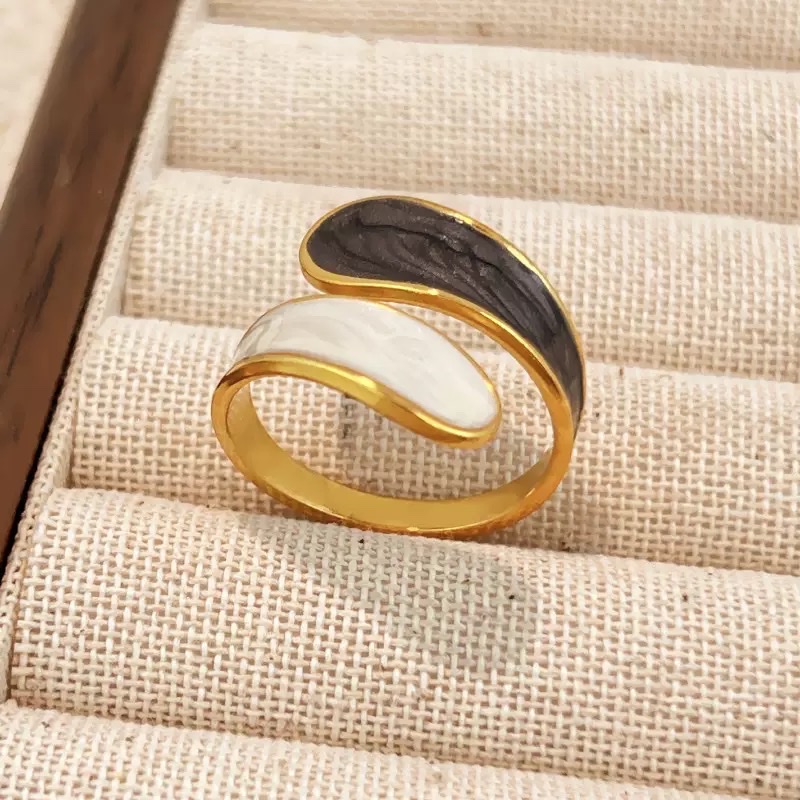 欧美跨境彩色钛钢戒指轻奢高级感不锈钢开口戒指18k金不褪色饰品 