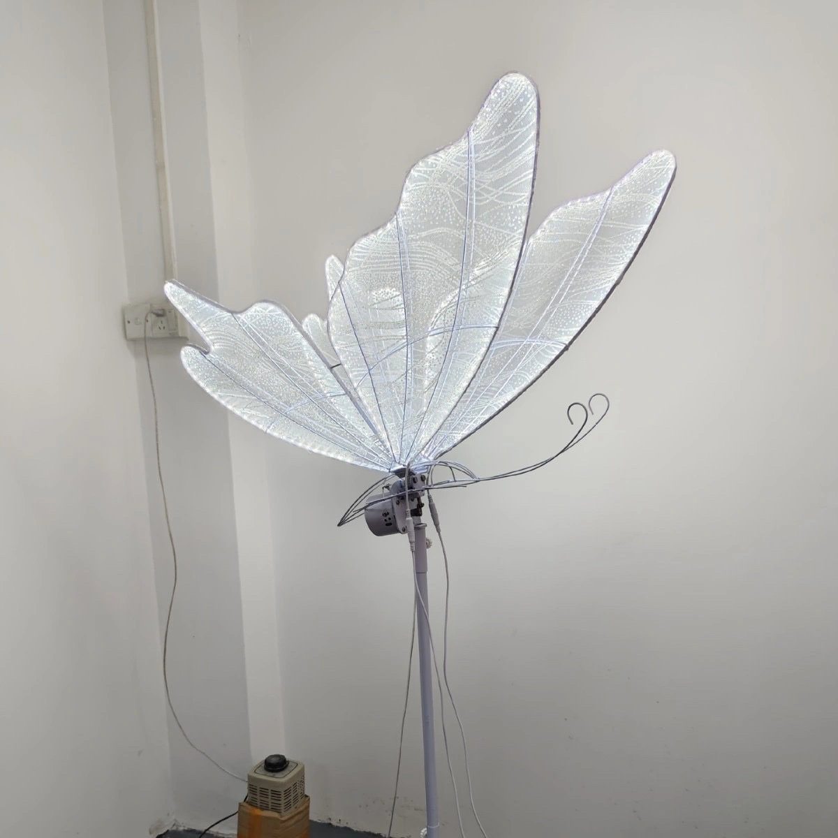 Stage lighting butterflies, leading lights, wedding props, scene decoration, hanging ornaments, decorative chandeliers, wedding hall stage ornaments detail image 14