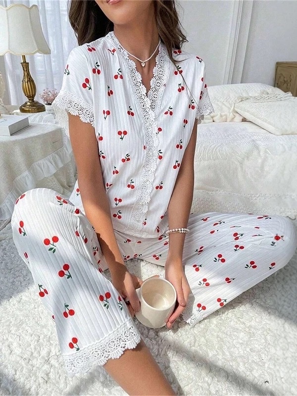 Amazon cross-border bestsellers: Home wear with butterfly print, water-soluble embroidered edges, short-sleeved shirts, long pants, pajamas for women, European and American style Application Scenario
