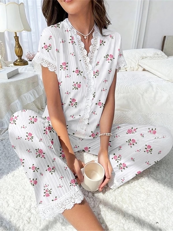 Amazon cross-border bestsellers: Home wear with butterfly print, water-soluble embroidered edges, short-sleeved shirts, long pants, pajamas for women, European and American style details Picture