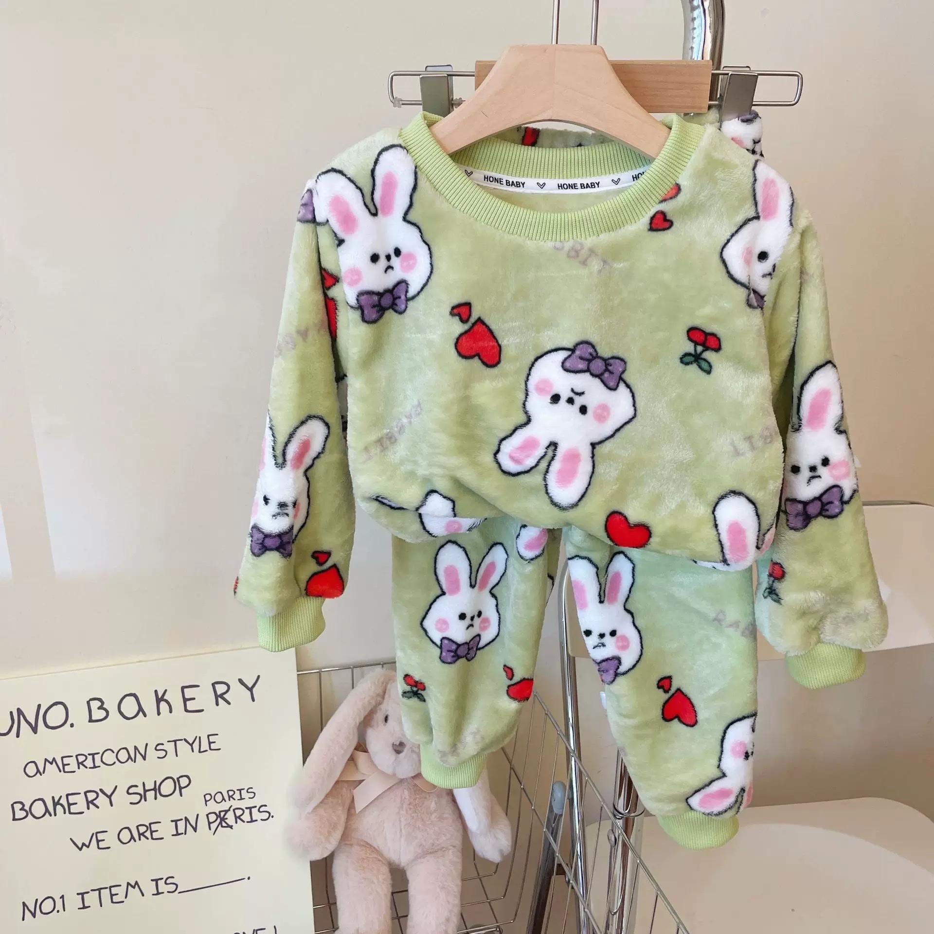 儿童法兰绒秋冬款男女童大童珊瑚绒睡衣新款女宝女童家居服详情图2