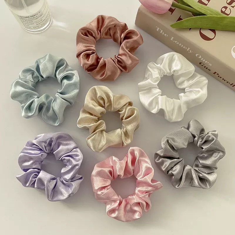 Wholesale of cross-border satin solid-color pig intestine hair bands, French simple ponytail hair ties, and popular leather band hair accessories detail image 6