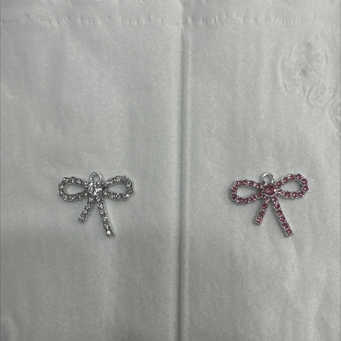 蝴蝶结平面点钻吊坠 颜色可以定做 合金吊坠挂件DIY饰品