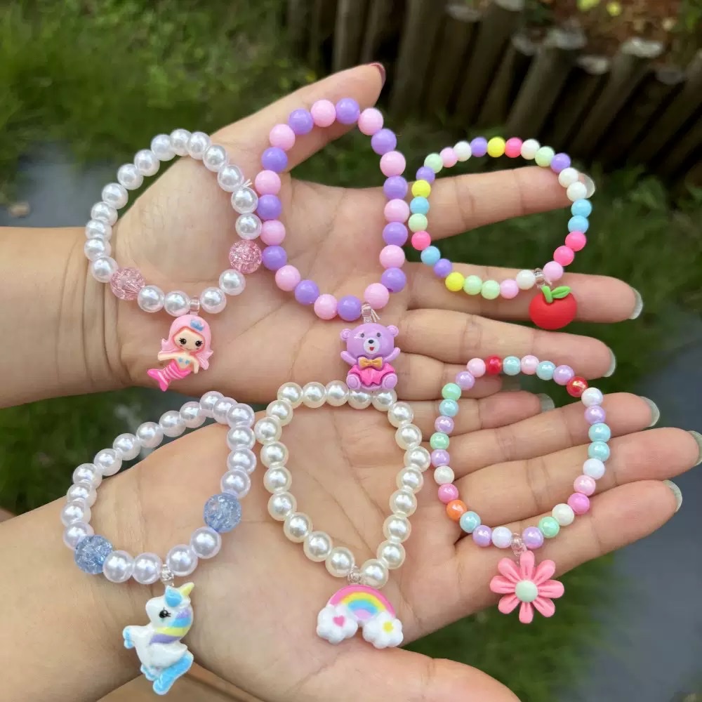 儿童可爱手链彩色亚克力珠子女童塑料珍珠串珠彩珠卡通吊坠手环手链红绳铜微镶手环四叶草手链手链女款不规则百搭手链