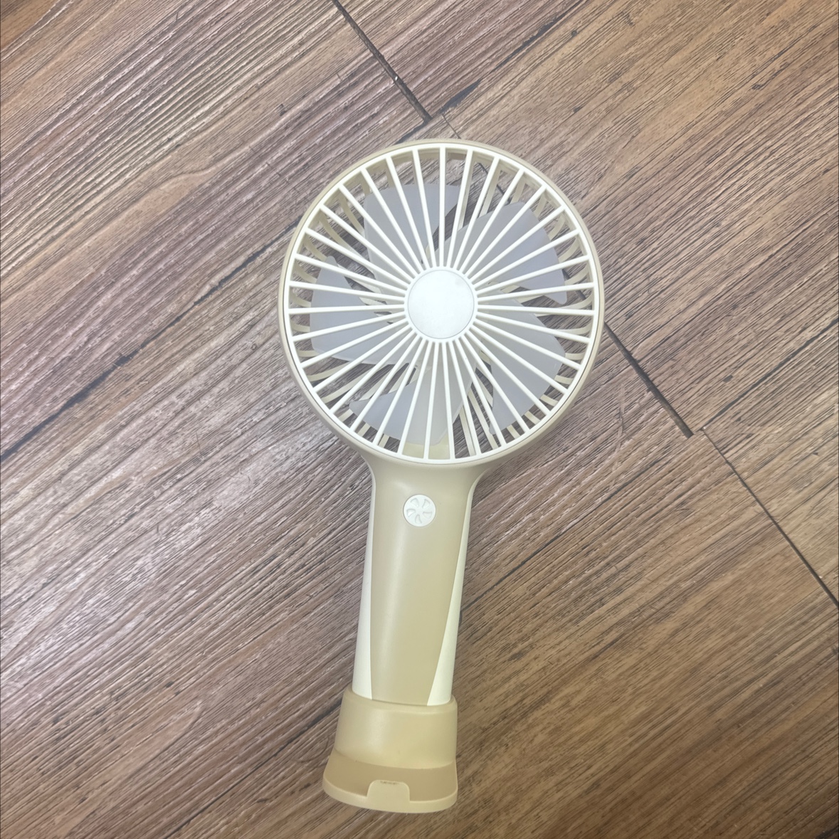 点滴电风扇台扇转页扇台式风扇家用迷你卡通小台扇宿舍桌面风扇详情图1
