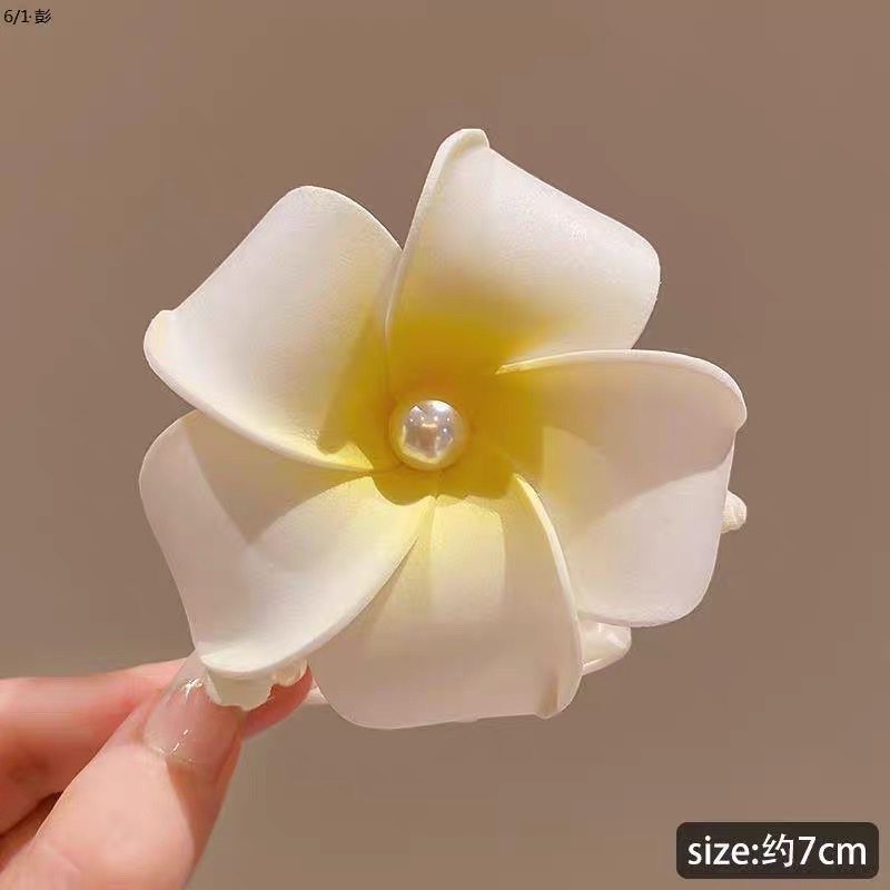 Super fairy-like frangipani headwear, summer seaside beach vacation, photo shoot, frangipani hair clip, Dai ethnic headwear, hair clip, hair accessory, hair clip, hairpin, hairpin grab clip, hair clip detail image 4