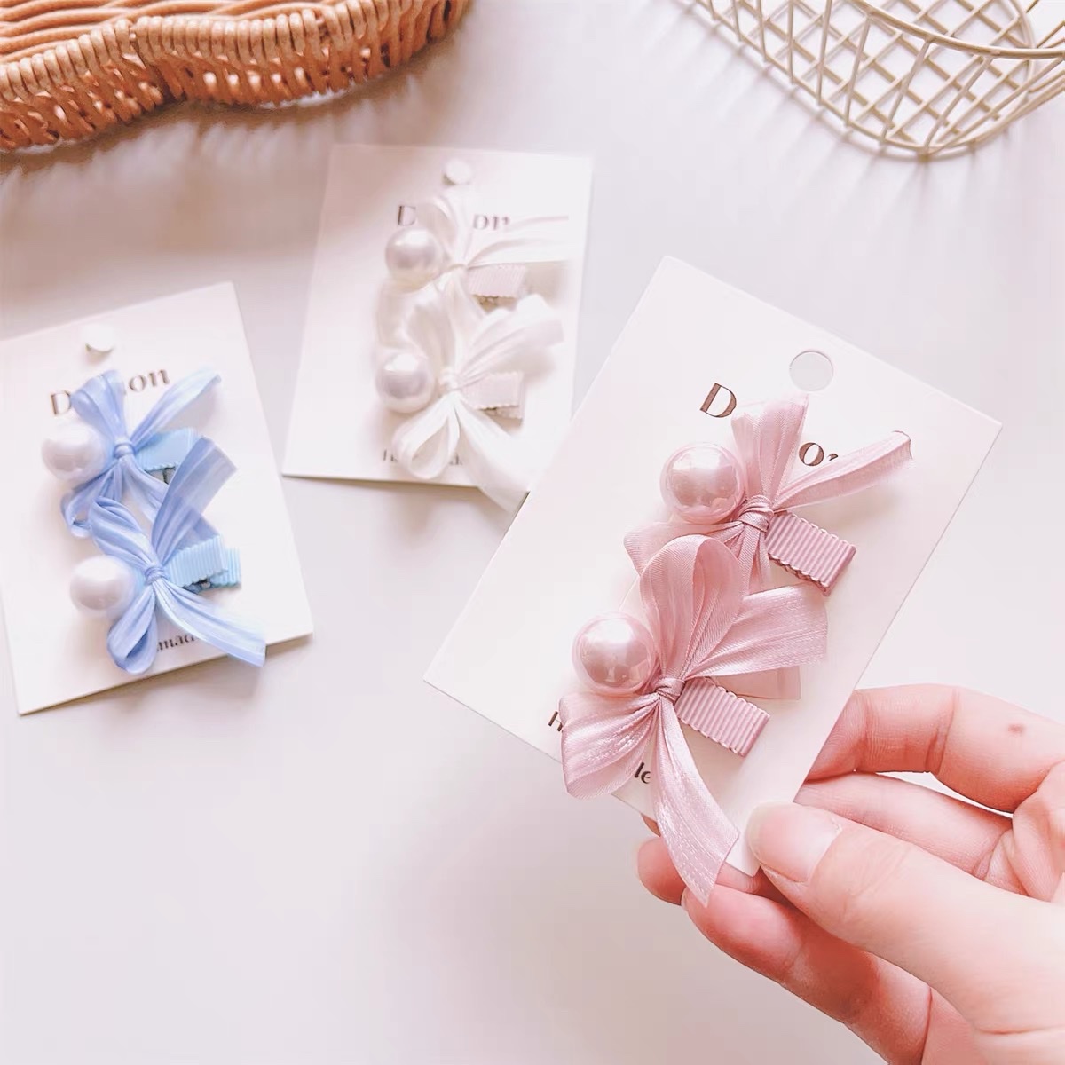 New girl's super fairy-like pearl hair clip, sweet little princess pink bow hair clip, full fabric safety clip, headwear, acrylic children's hair clip, hair clip, hair accessory, hair clip clamp