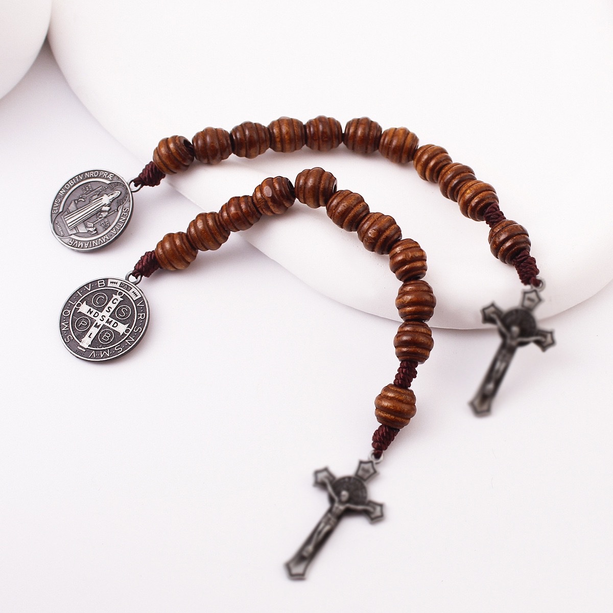 Cross-border Cross Saint Benedict alloy pendant Medal Wooden bead prayer pocket Brown Baptism Party men's and women's bracelet Specification image