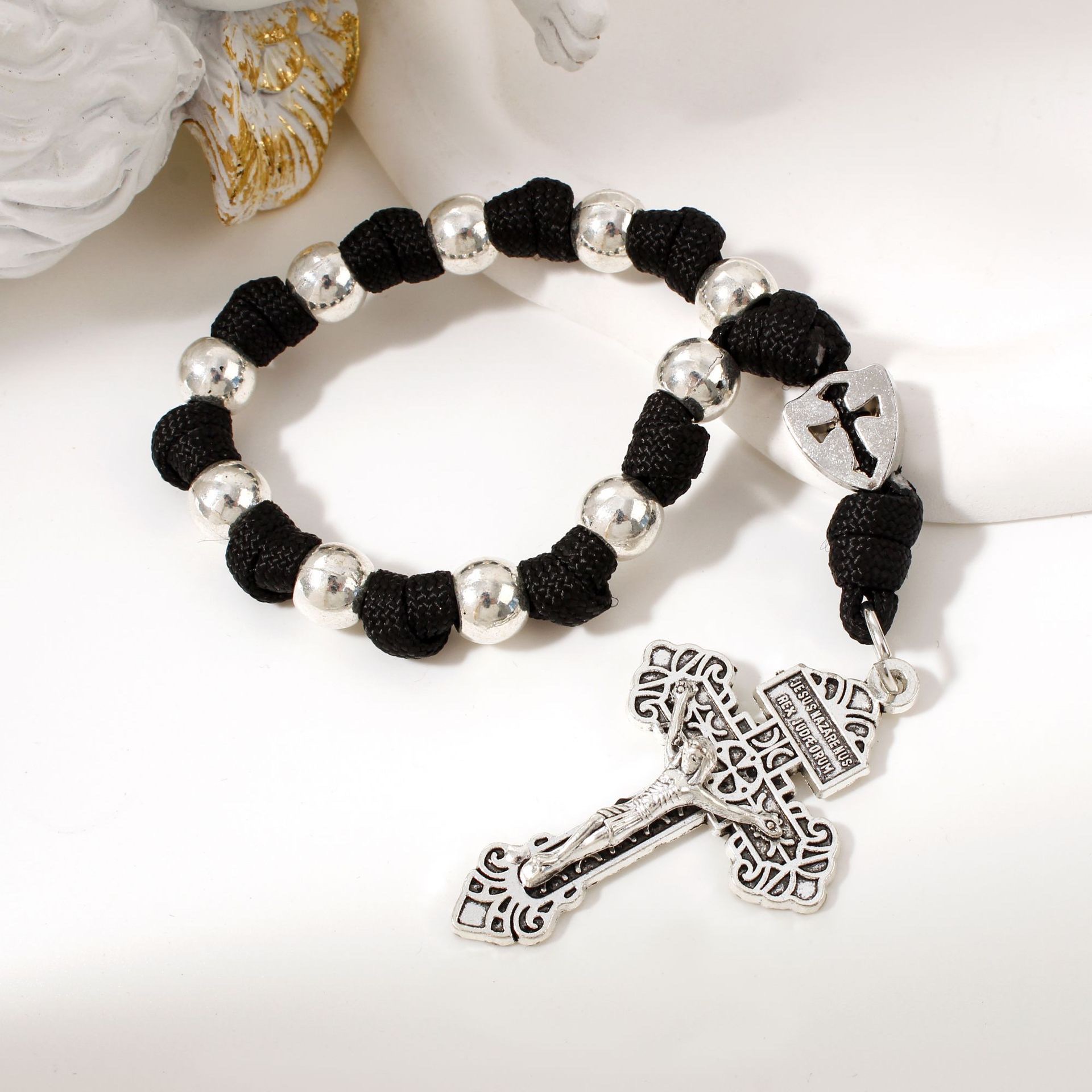 Cross-border e-commerce cross hand-woven rope bracelets, car pendants, ROSARY rosary beads, bracelets and jewelry are exclusively available for wholesale Application Scenario