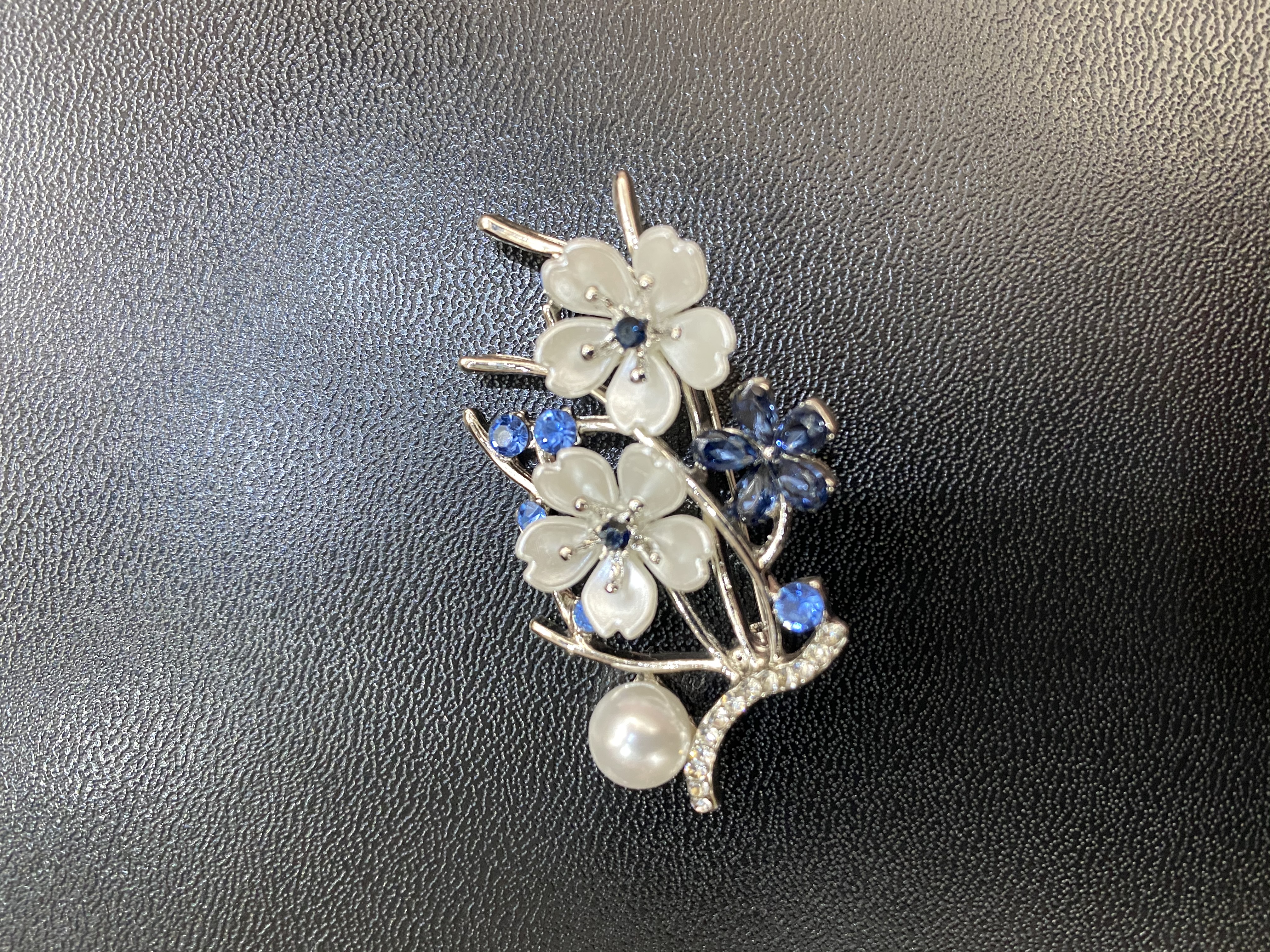 新款优雅甜美风时尚气质珍珠桃花胸针新国风服饰百搭款