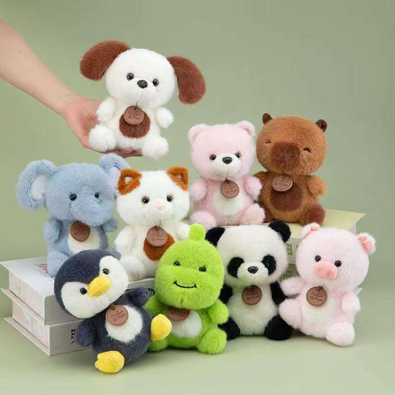 The keychain, which is a must-have for modern young people, features a fashionable, trendy, versatile and casual style