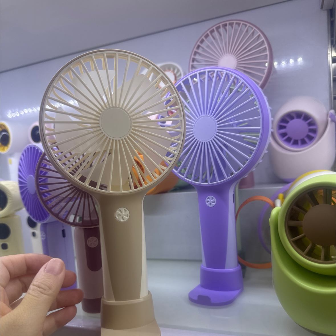 点滴电风扇台扇转页扇台式风扇家用迷你卡通小台扇宿舍桌面风扇