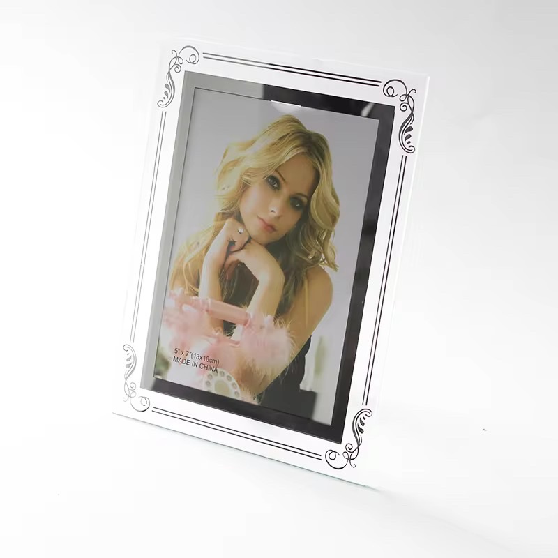 Glass photo frame
