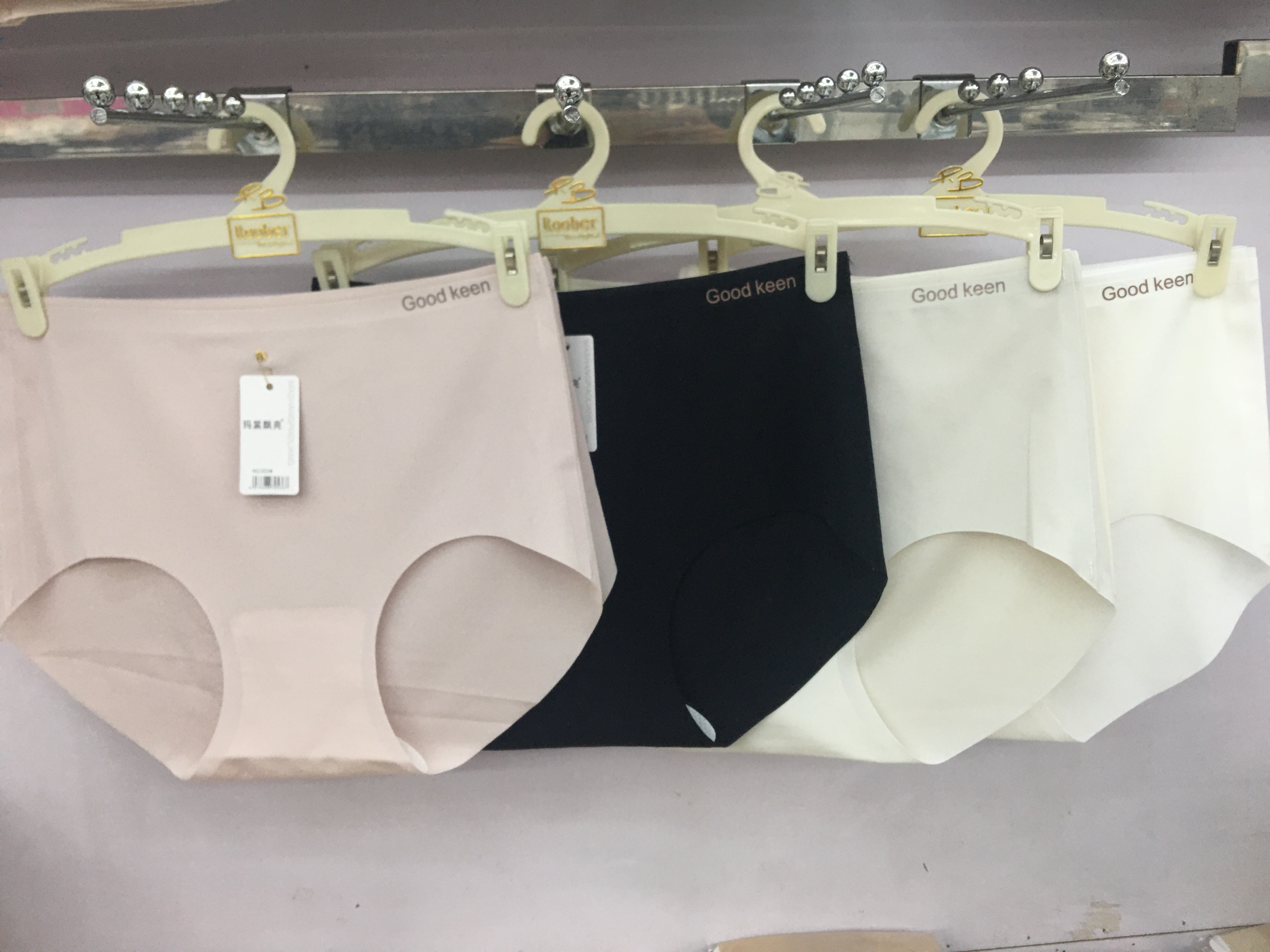 The 2026 seamless women's underwear is a comfortable, breathable, refreshing, fashionable and trendy light-colored spring and summer new style Application Scenario