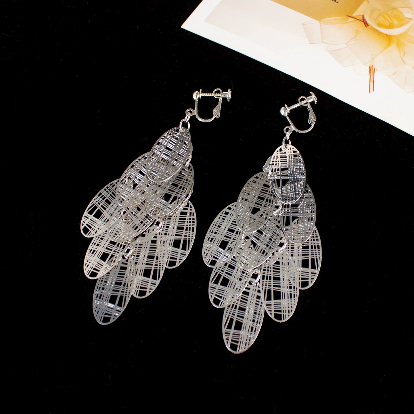 欧美风夸张银色镂空圆片气场大耳环长款圆脸显瘦冷淡风时尚耳饰女详情图7