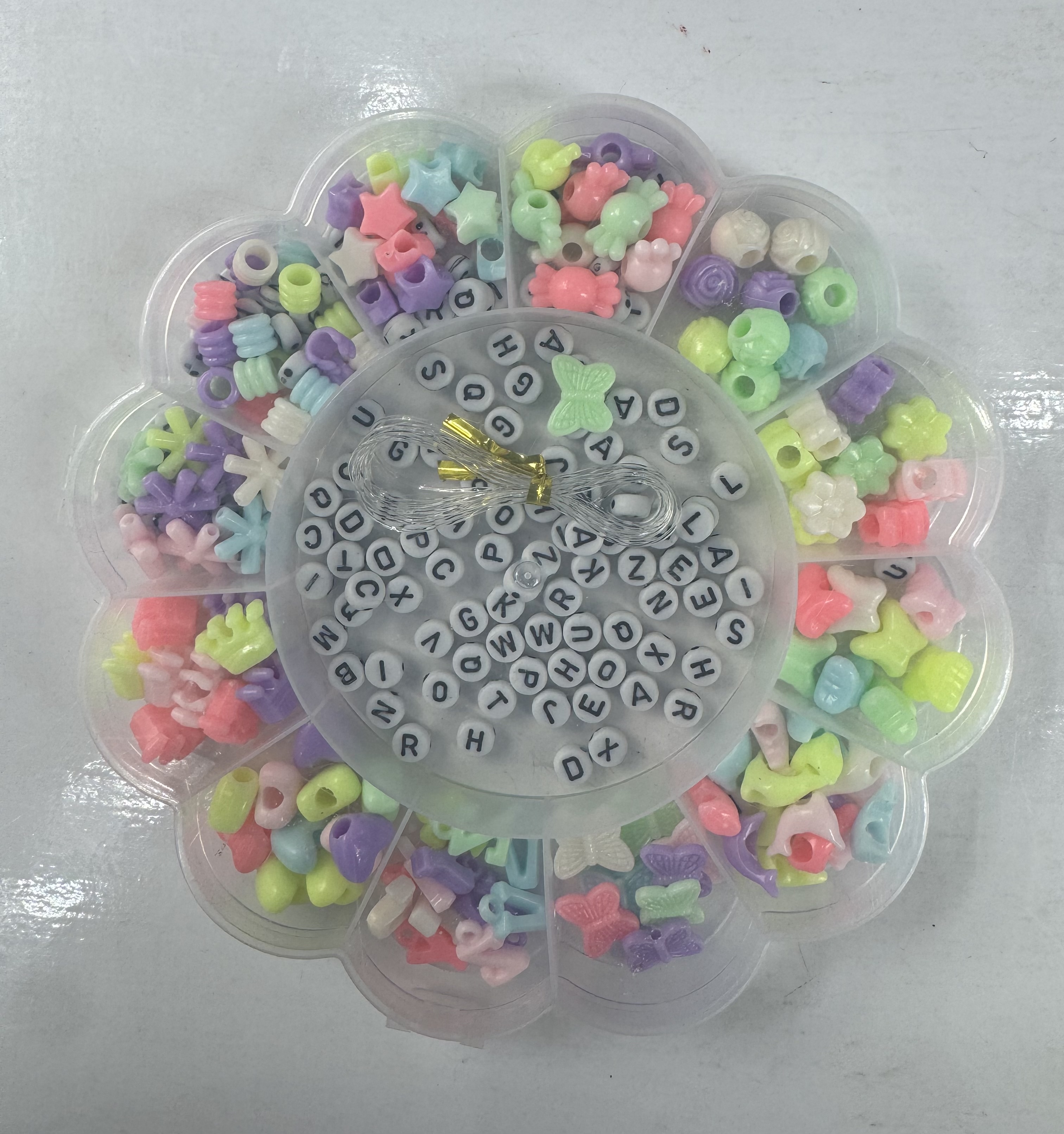 卡通盒串珠+字母/儿童益智玩具动手动脑创意编织，可爱，时尚，益智类玩具/跨境电商产品图