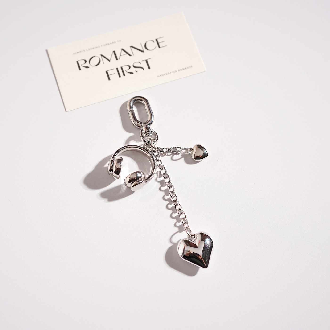 New cute four-leaf clover heart keychain pendant, bag pendant, small gift, car pendant, keychain Specification image