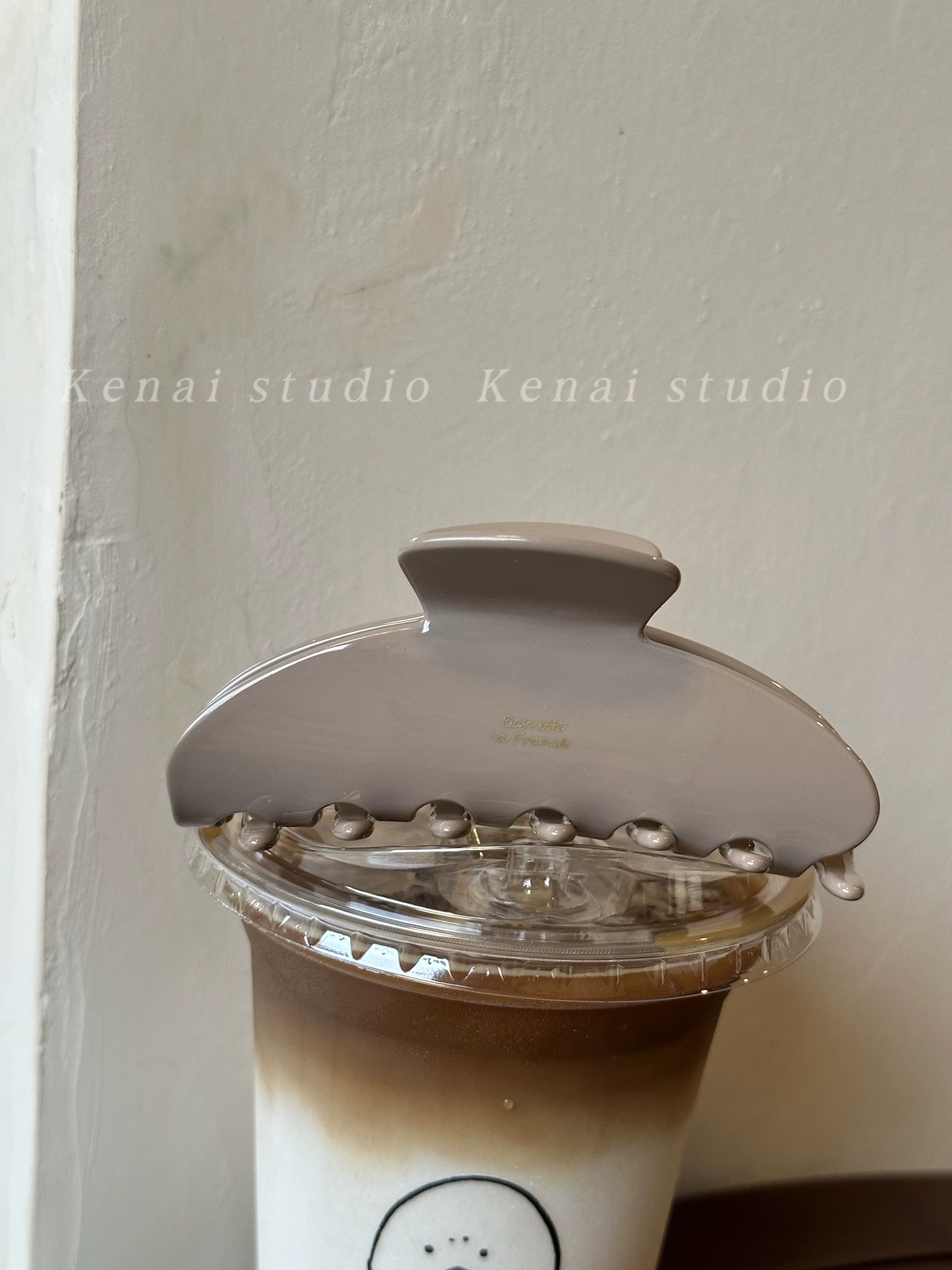 Korean FRANCE chocolate milk tea-colored acetate gripper, Maillard French large shark gripper, hair accessory, women's hair clip, hair accessory gripper Item Picture