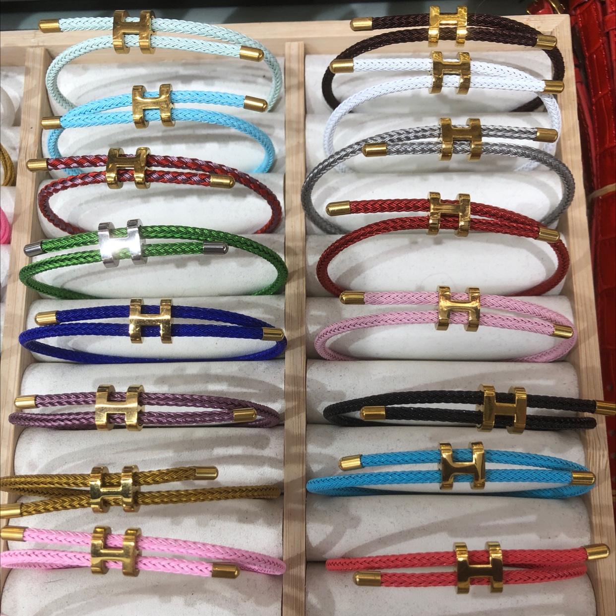 现货新款H工字扣手镯不锈钢钢丝绳手链可调节3D硬金手链钛钢防水 手链红绳手链男女同款