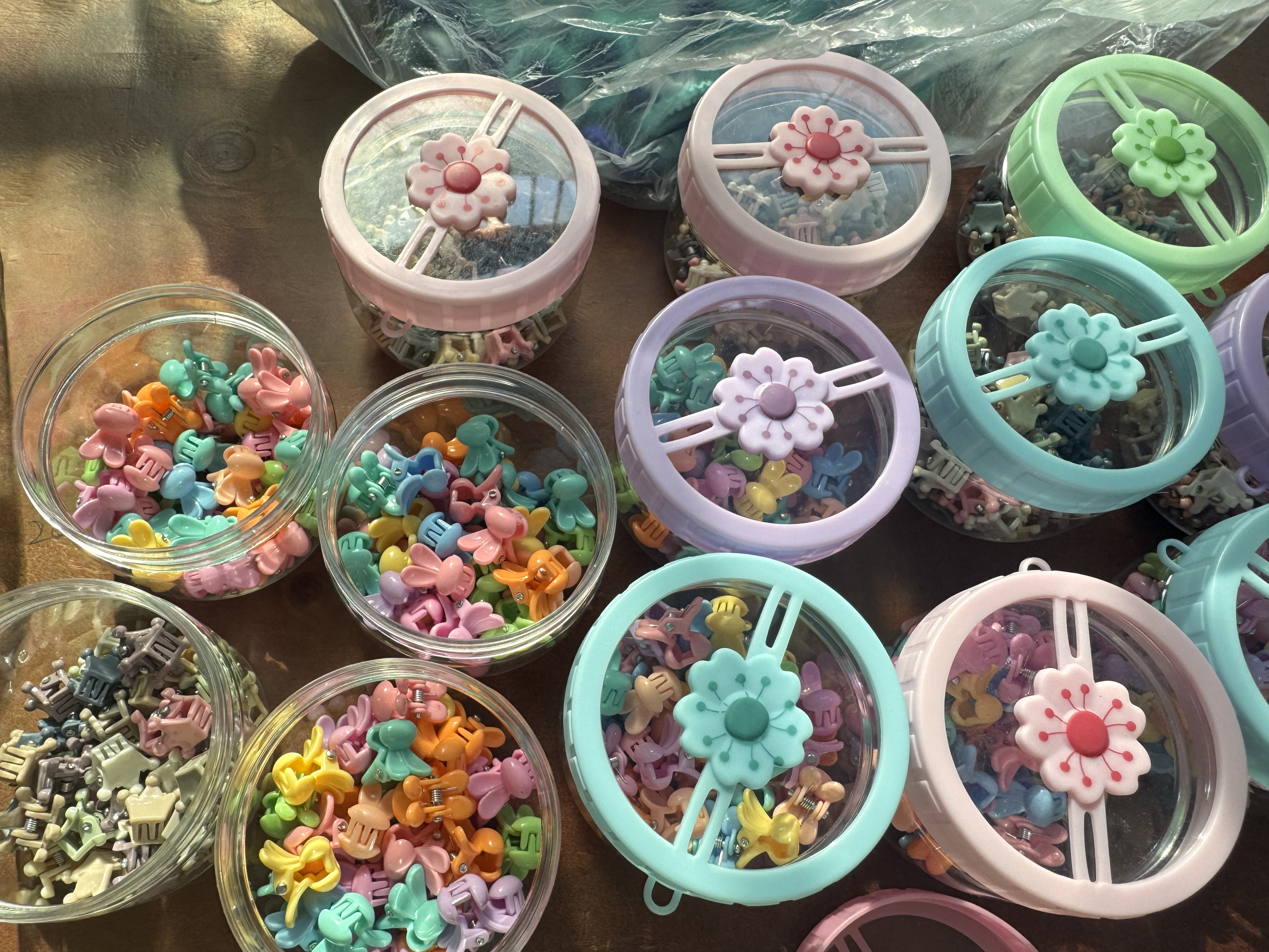 Acrylic children's gripper hair accessory, cute design, anti-slip fixed hair clip, flower cover, hair accessory, hair clip, gripper, acrylic children's hair clip Item Picture