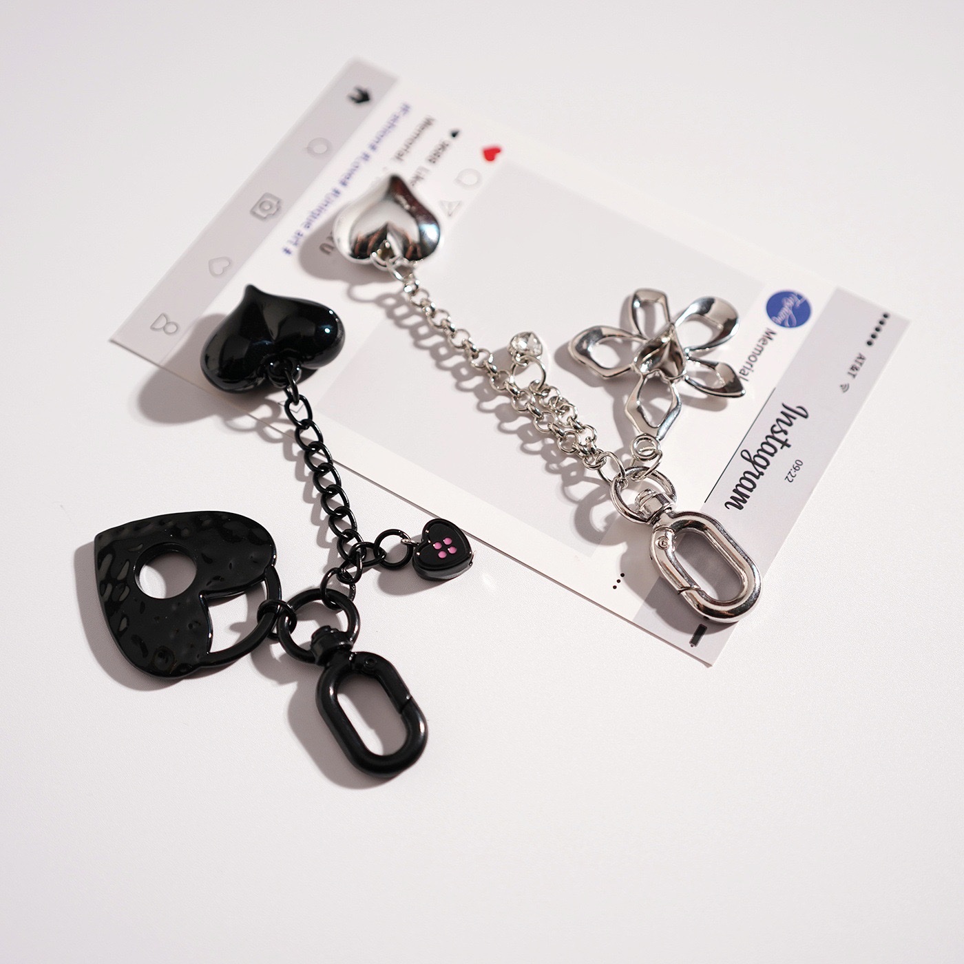 New cute four-leaf clover heart keychain pendant, bag pendant, small gift, car pendant, keychain detail image 5