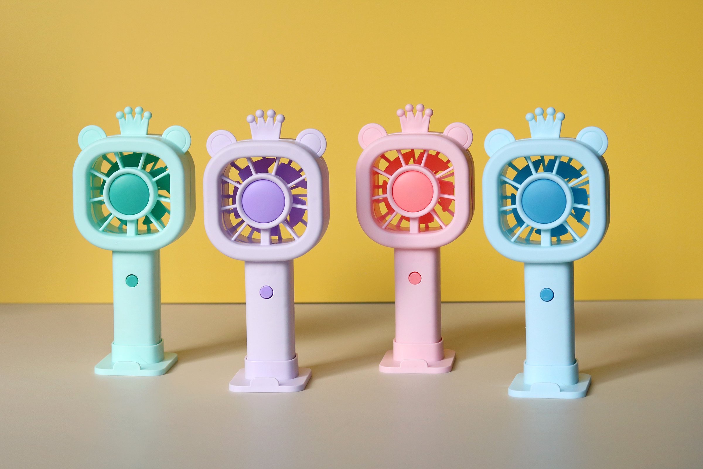 充电三档风力风扇摆摊玩具产品图