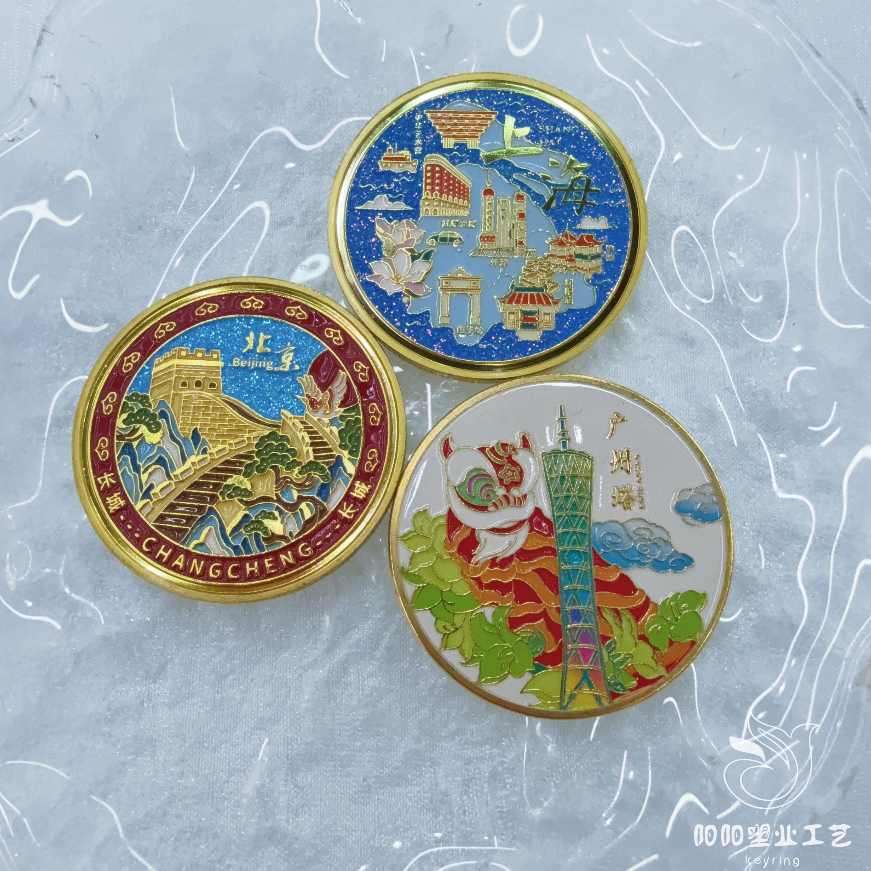 Customized scenic area commemorative gold coins, metal commemorative gold coins, company anniversary celebration customized lacquer-painted metal relief commemorative souvenirs, creative souvenirs, government conference gifts, business souvenirs Application Scenario