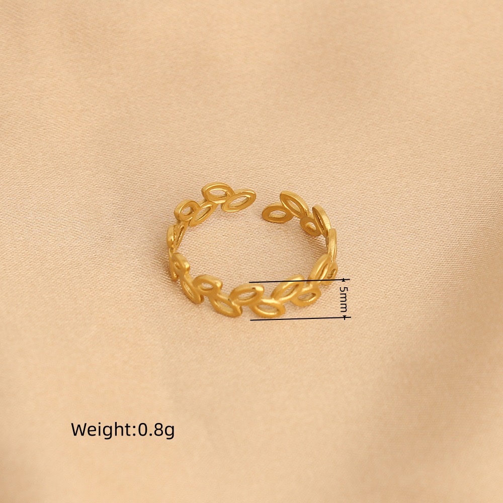 A copper micro-inlaid Moissanite silver ring with a retro design in a Chinese style details Picture
