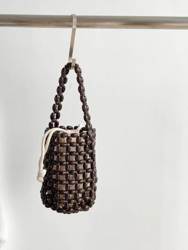 Handmade beaded bag, special wooden bag, bucket bag, fashionable and versatile new style, 2026 wooden beaded women's bag Application Scenario