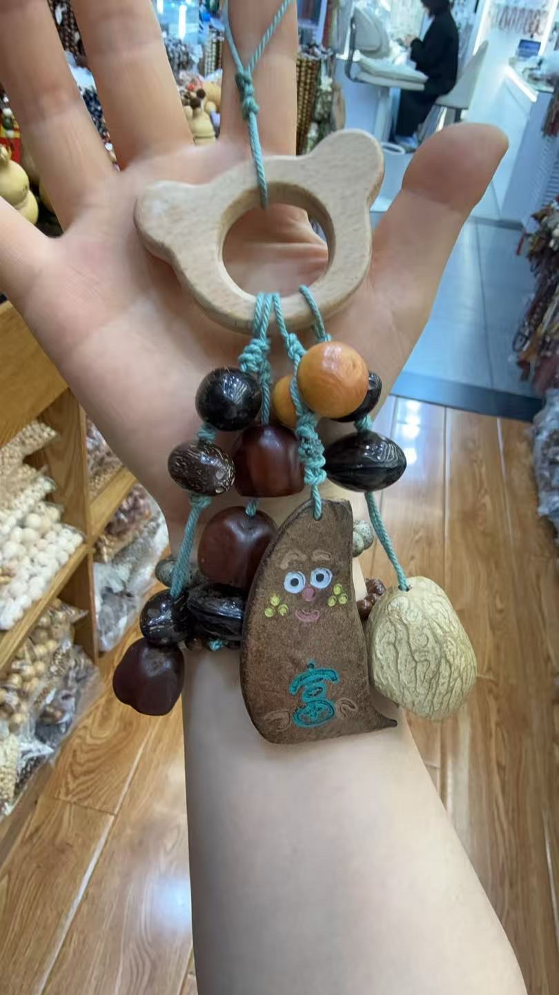 时尚包包挂链手机链女款短款配件果壳娃娃新品服饰百搭潮流抖音热门款支持一件代发风铃天然款详情图3