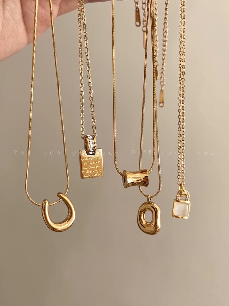 金色钛钢卫衣毛衣链 高级感气质长款长吊坠 项链配饰