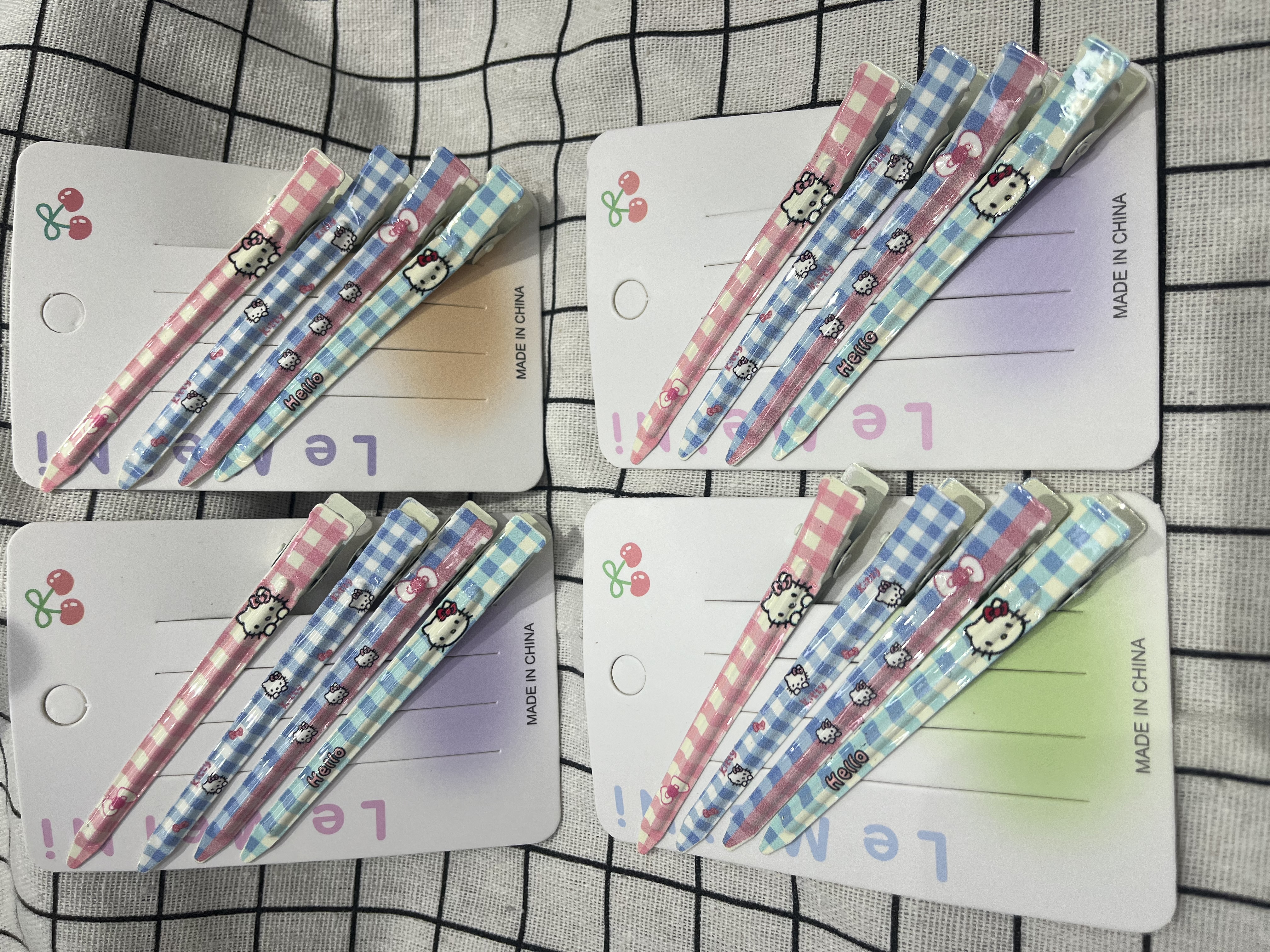 Girl-style fluffy clip