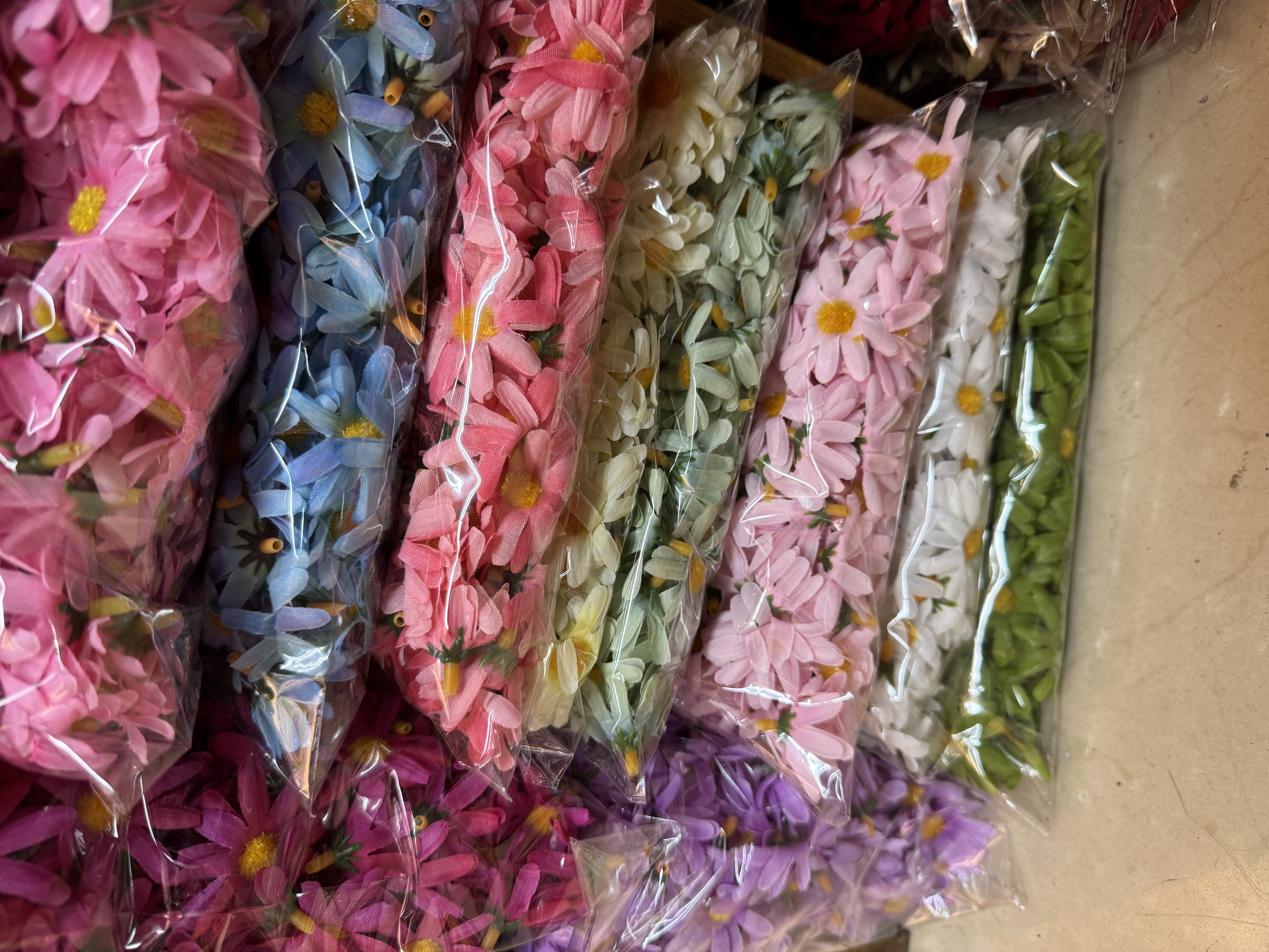 Artificial flowers, fake flowers and small Qingming flower ornaments can be used to decorate the home, courtyard and outdoors Specification image