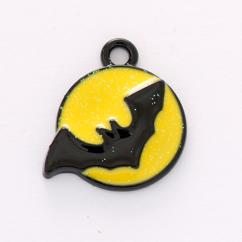 New hybrid Halloween pumpkin, Skull, spider, bat, ghost cross DIY handcrafted alloy pendant Application Scenario